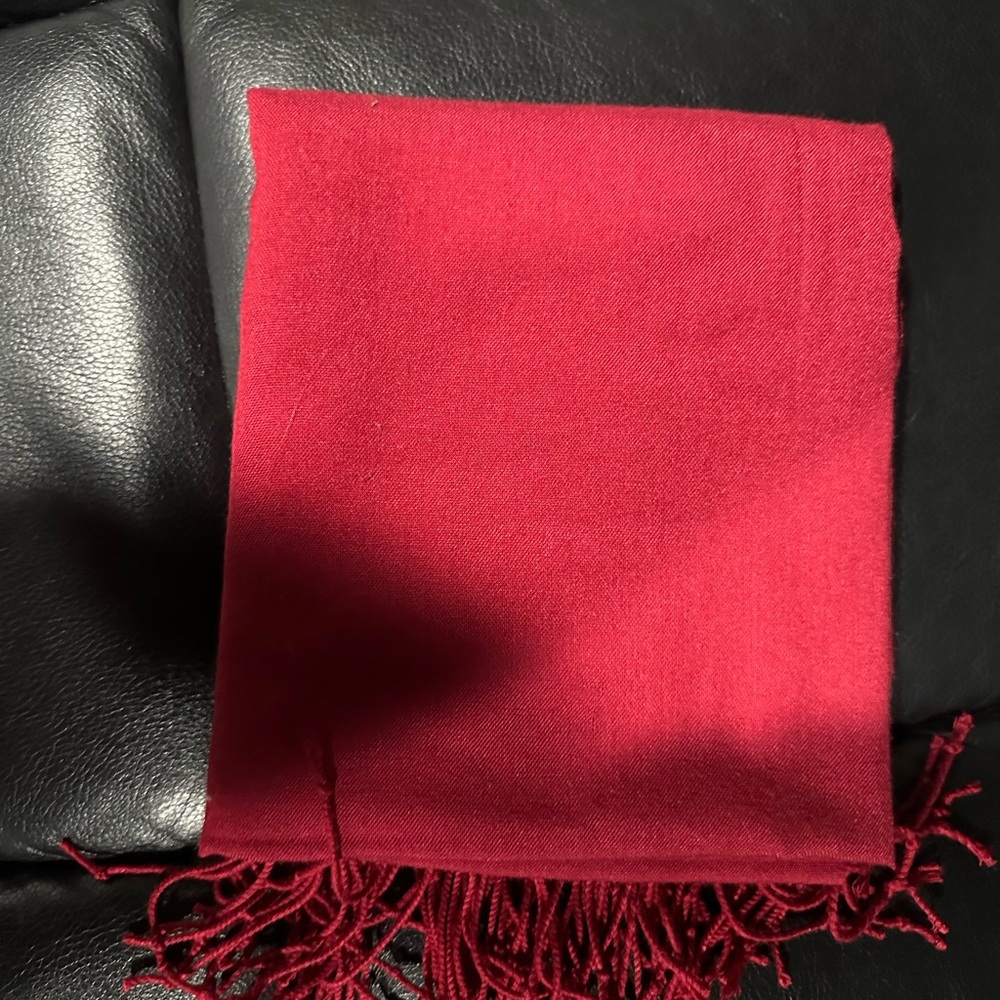 Dark red hijab/scarf